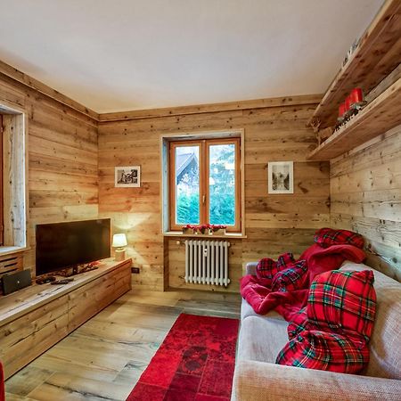 Casa Entreves - Ristrutturata Con Parcheggio กูร์มาเยอร์ ภายนอก รูปภาพ
