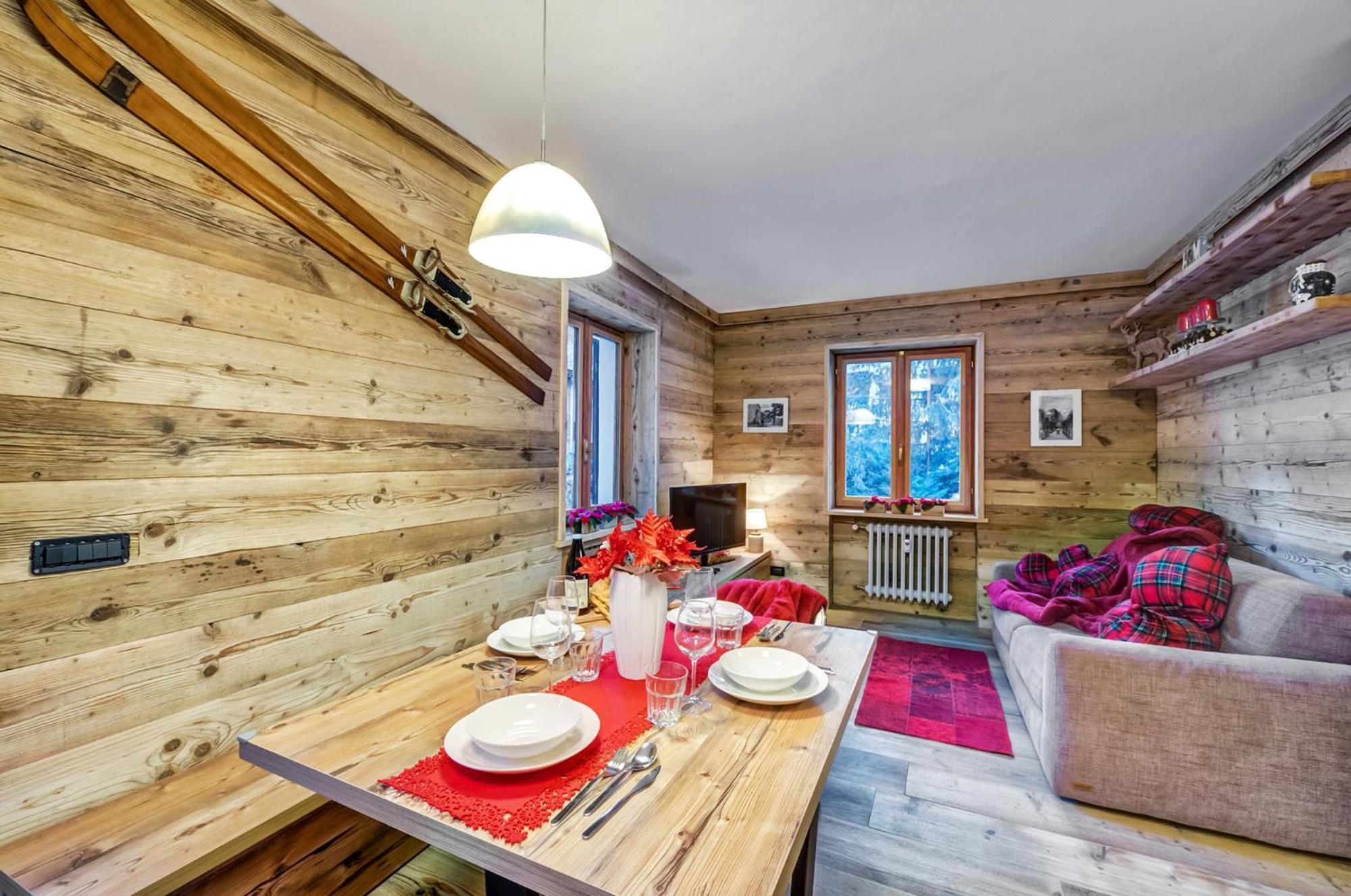 Casa Entreves - Ristrutturata Con Parcheggio กูร์มาเยอร์ ภายนอก รูปภาพ