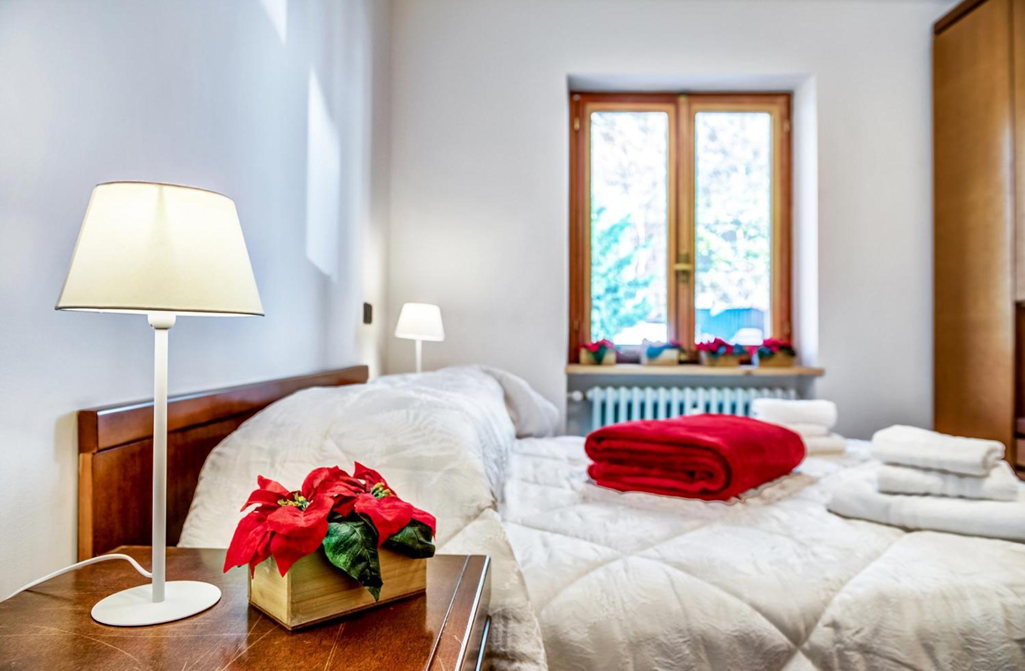 Casa Entreves - Ristrutturata Con Parcheggio กูร์มาเยอร์ ภายนอก รูปภาพ
